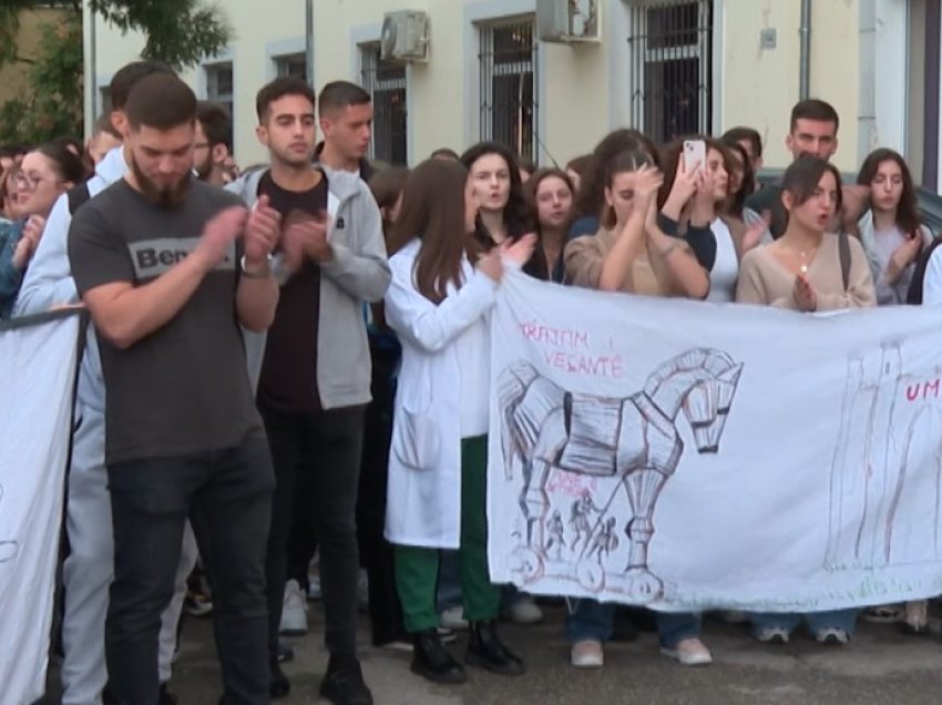 Studentët e vitit 1 të mjekësisë konfirmojnë bojkotin: Edhe ne kundra kontratës