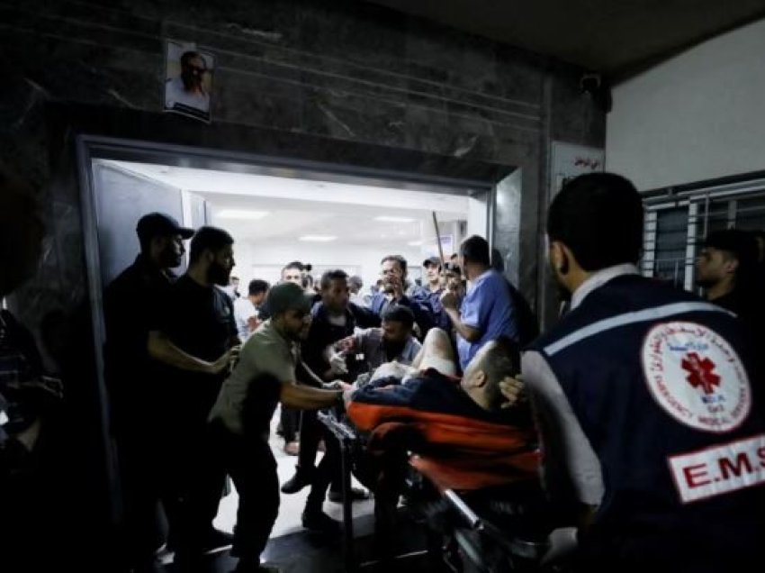Rrëfime nga mjekët në Gazë: Pa drita, pa shtretër, pa barna