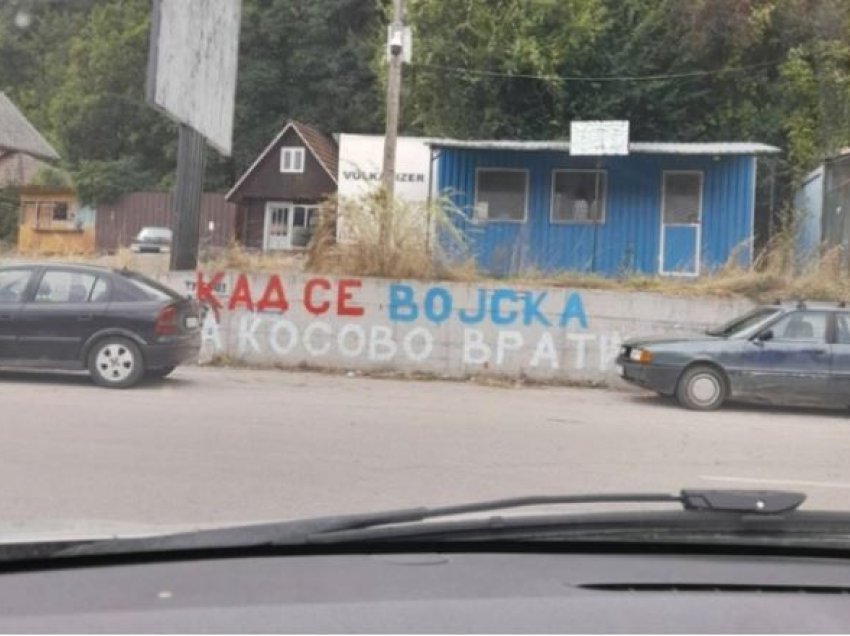 Grafiti “Kur ushtria kthehet në Kosovë” paraqitet edhe në Zubin Potok