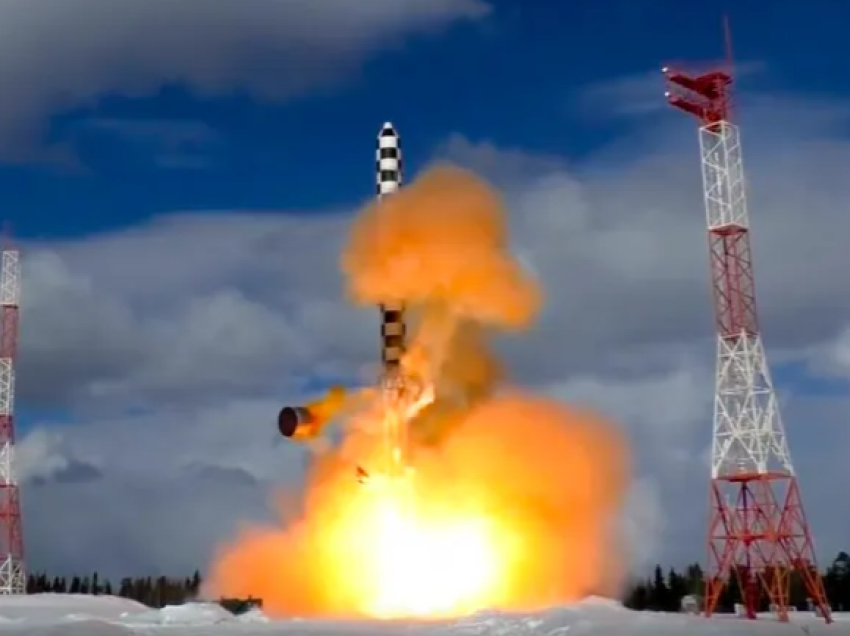 Rusia vendos sistemin e avancuar të raketave bërthamore Sarmat në 