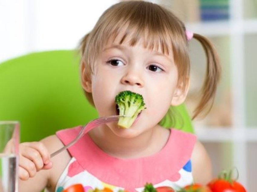 5 ushqimet që duhen hequr nga dieta e fëmijës suaj