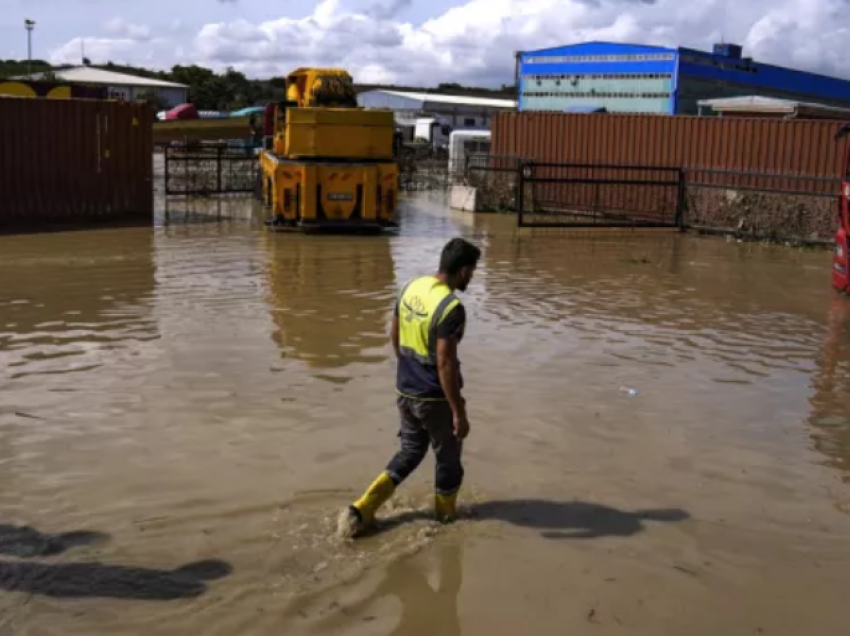 Përmbytje vdekjeprurëse në Turqi, shkon në 8 numri i viktimave