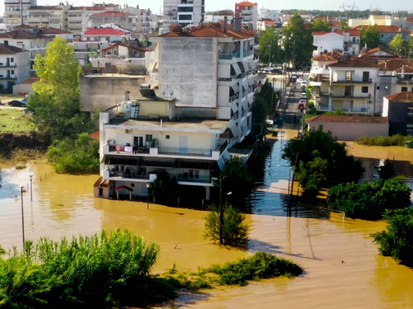 Përmbytjet katastrofike në Greqi, shkon në 10 numri i viktimave