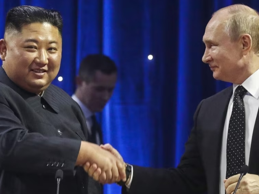 Putini i kërkon Kim Jong Unit forcimin e marrëdhënieve “në të gjitha frontet”