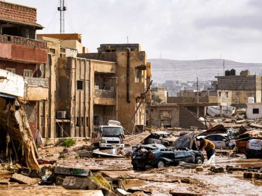 Mijëra persona dyshohet se kanë vdekur nga stuhia në Libi
