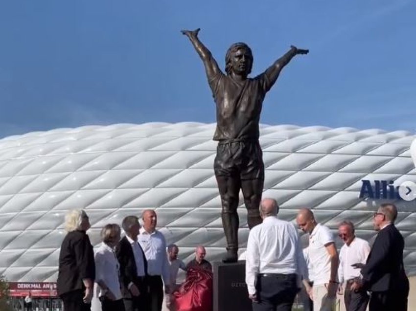 Bayern Munih zbulon statujën e Gerd Muller