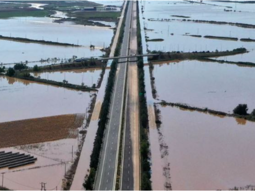 Përmbytjet në Greqi, autostrada kombëtare Athinë – Selanik mbetet e mbyllur