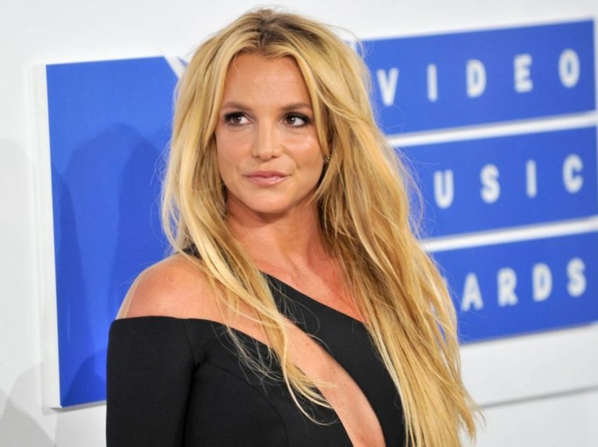 Britney Spears fshin sërish llogarinë e saj në Instagram