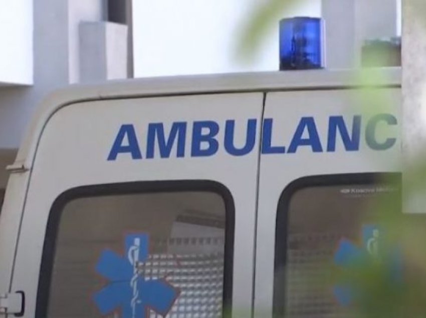 Kamioni përplas ambulancën në Lushnje, ndërron jetë pacienti që po dërgohej në spital