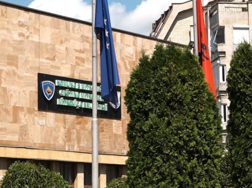 Brahimi: Ndaluam mbi 60 objekte të larta pa leje në Mitrovicë, nuk i frikësohemi askujt