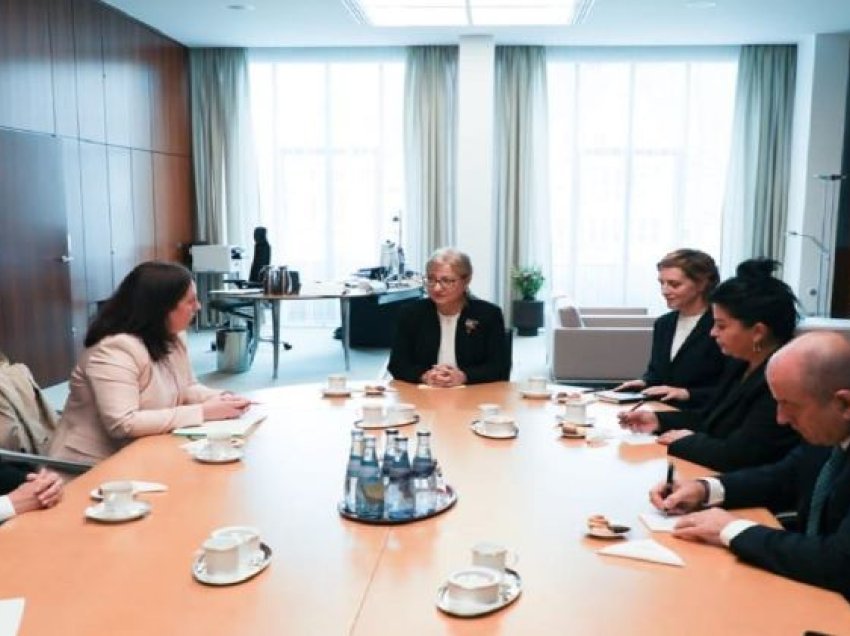 Kryetarja e Kuvendit, Lindita Nikolla takim me Presidenten e Parlamentit të Bremen, Antje Grotheer