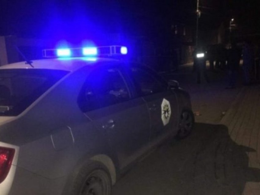 Plagosja e dyfishtë në Rahovec: Dy të dyshuar dorëzohen në Polici, sekuestrohen gjashtë armë dhe municion