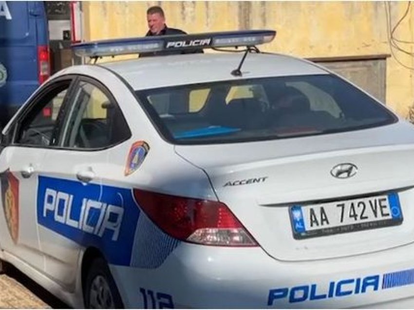 Dhunoi babain, shpallet në kërkim 25-vjeçari në Pogradec, në pranga 2 të tjerë