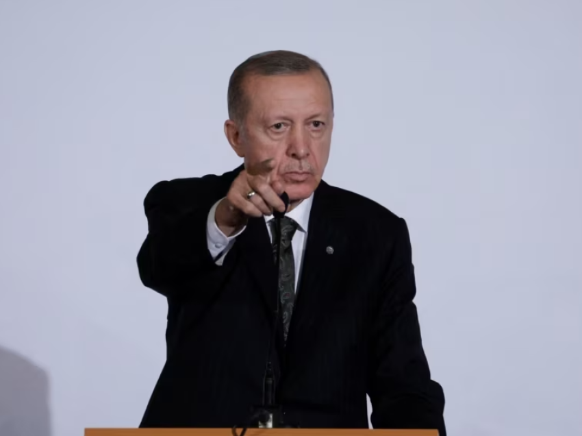 Erdogani thotë se nuk pajtohet me “qasjen negative” të liderëve tjerë ndaj Putinit