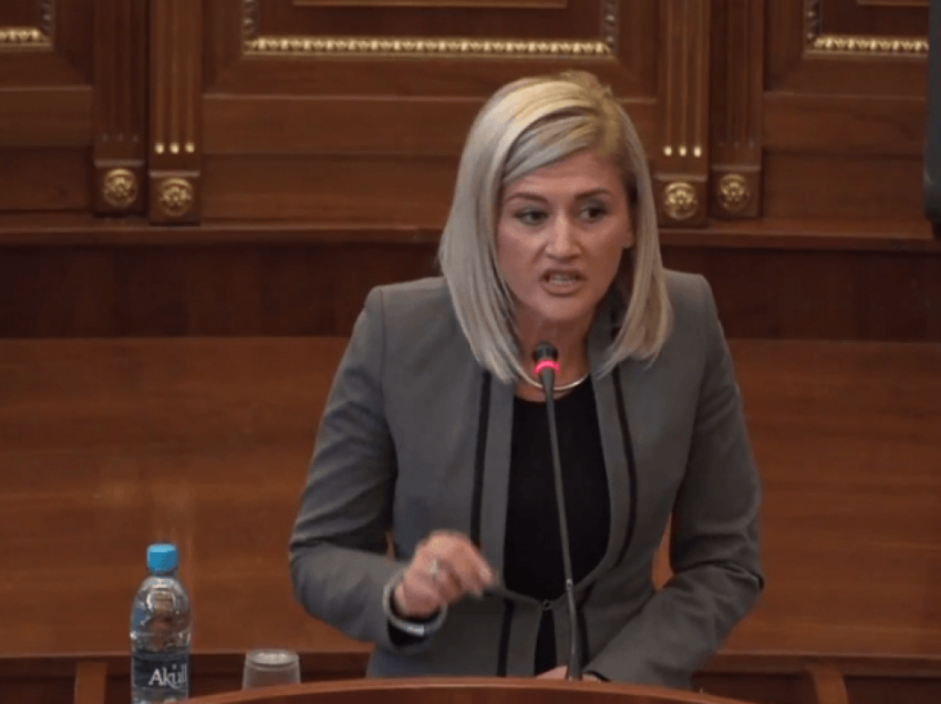 Mimoza Kusari-Lila përplaset me opozitën në Kuvend: A po doni zgjedhje, a s’po doni
