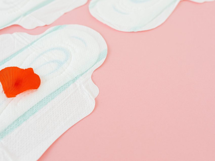 Cila është sasia normale e humbjes së gjakut gjatë menstruacioneve?