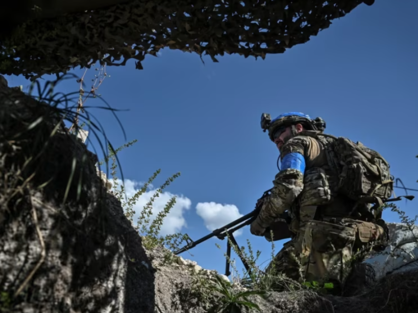 Drejtuesit ushtarak thonë se Ukraina po bën përparime në betejën në Bakhmut