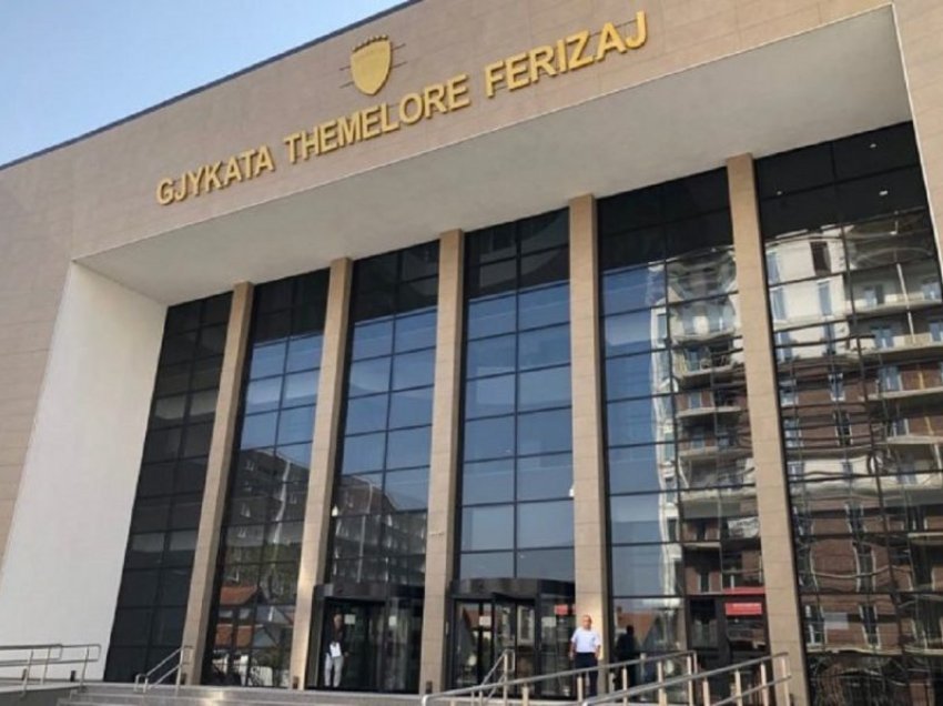 Tri vite burg për të dyshuarin që shkeli me veturë një person në Ferizaj 