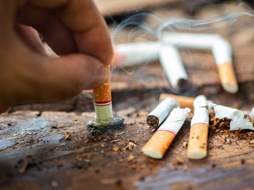 Pirja e duhanit shkakton plakje më të shpejtë