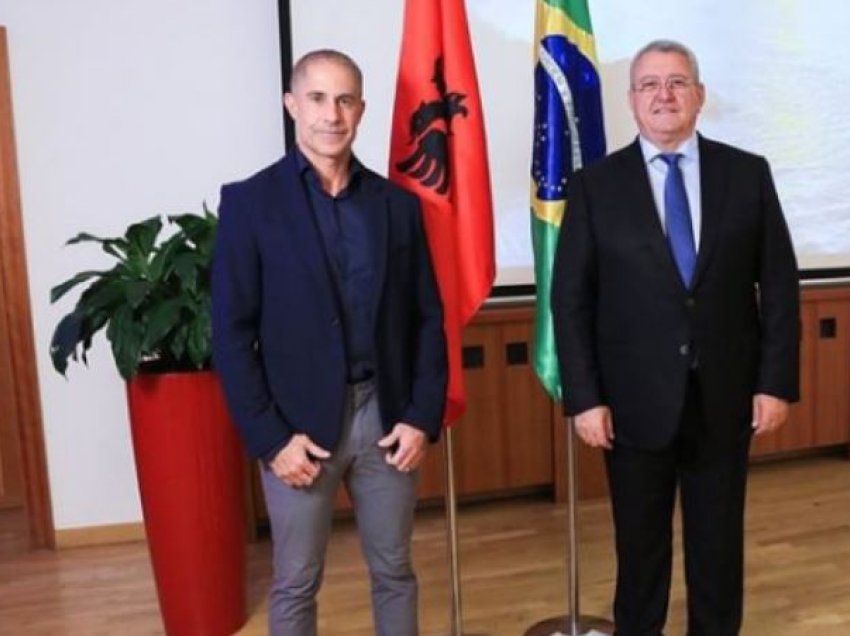 Duka dhe Sylvinho vizituan ambasadën e Brazilit në Shqipëri