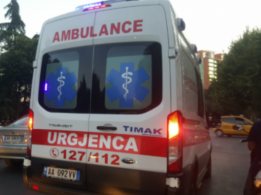 Humb kontrollin mbi drejtimin e makinës dhe përfundon në kanalin vaditës, plagoset 56-vjeçari në Lushnjë