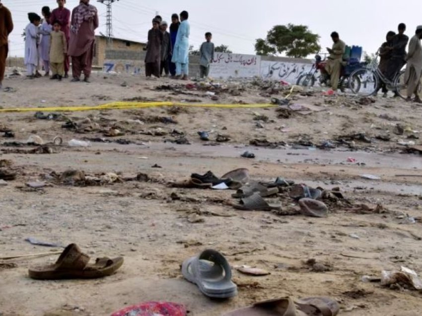 Rreth 59 viktima nga shpërthimi në një xhami në Pakistan