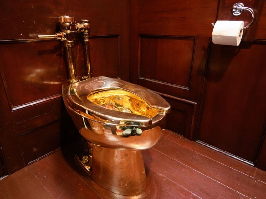 Hajni i Pallatit Blenheim pranon se ka vjedhur guacën e artë të tualetit prej 4.8 milionë funtesh