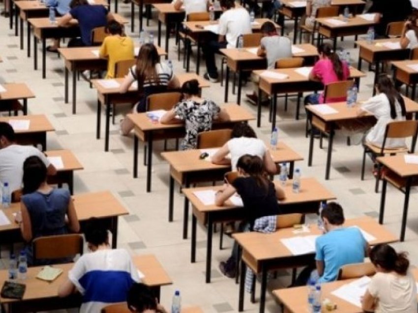 MASH: Shkollat ​​janë gati për mënyrën e re të dhënies së provimit të maturës shtetërore