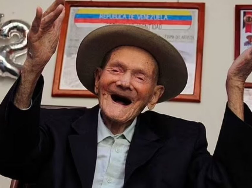 Vdes njeriu më i vjetër në botë dy muaj para ditëlindjes së 115-të
