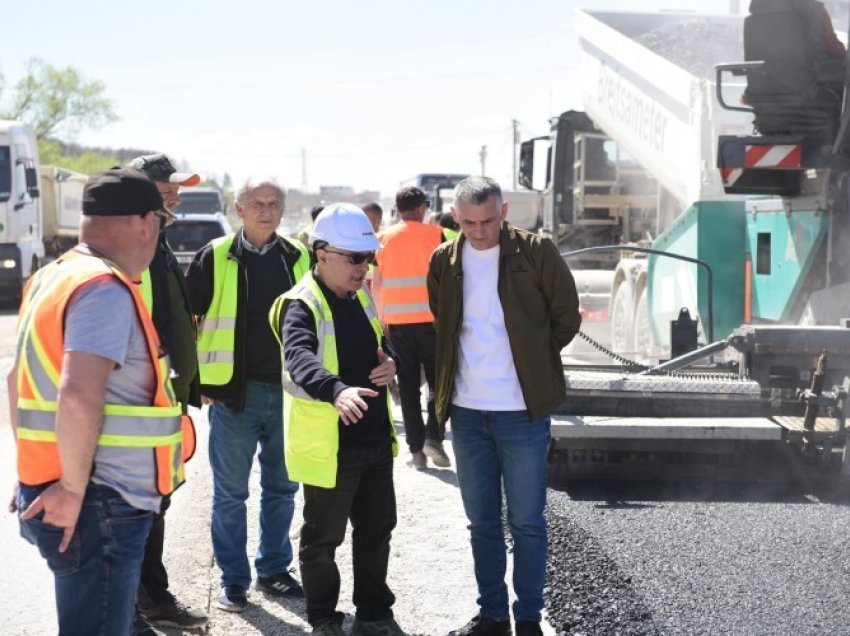 Durmishi: Sot filluam me shtresën e parë të asfaltit në rrugën Prishtinë-Podujevë