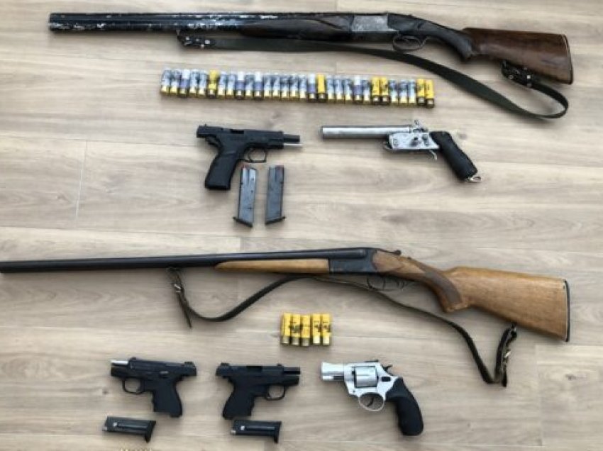 Policia gjen armë në dy lokacione në Malishevë, dy të dyshuar në mbajtje