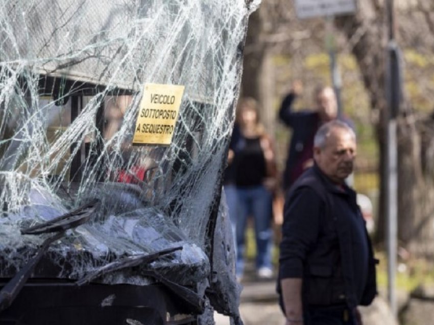 Përplaset autobusi në Romë: 9 të plagosur, mes tyre një nënë me foshnjë dymuajshe