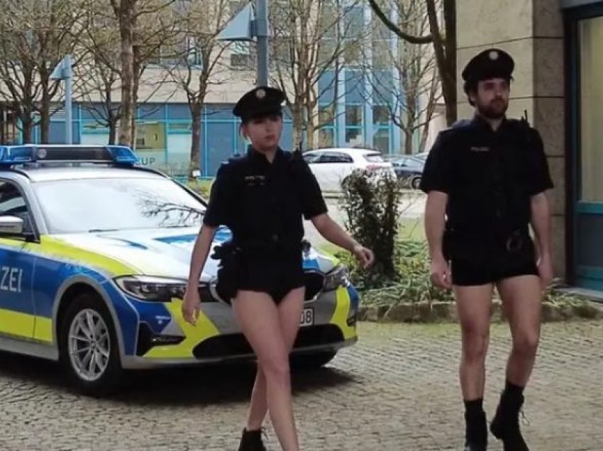Policia gjermane heq pantallonat në shenjë proteste