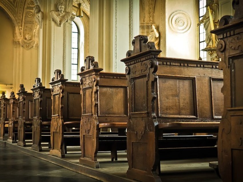 Kisha Katolike paguan miliona euro si kompensim për viktimat e abuzimit