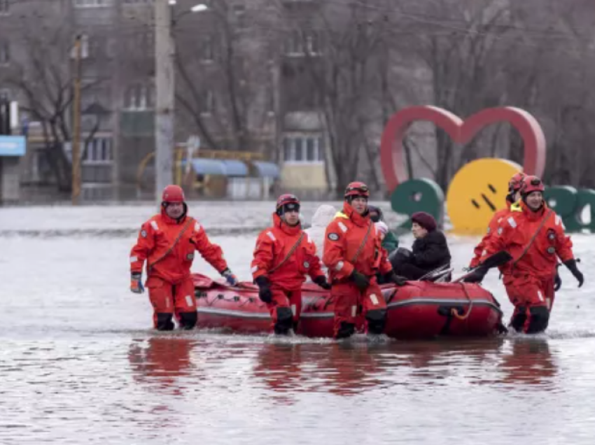 Mijëra njerëz janë në rrezik nga përmbytjet në Rusinë jugore