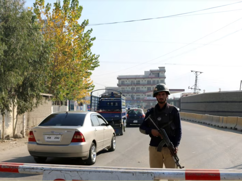Rreth 17 pelegrinë të vdekur pas përplasjes së një autobusi në Pakistan