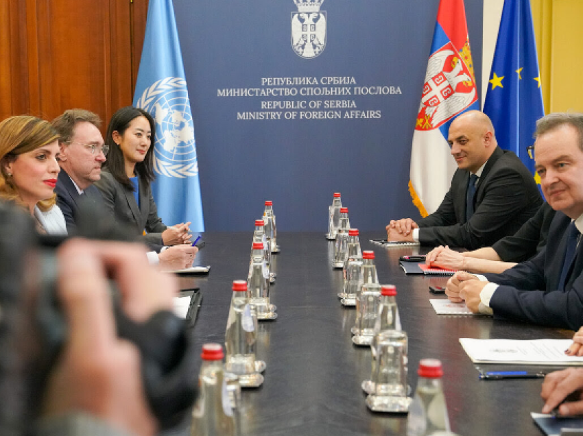 Shefja e UNMIK-ut në vizitë dyditore në Serbi, flet me Daçiqin dhe Petkoviqin për votimet e 21 prillit dhe për Asociacionin