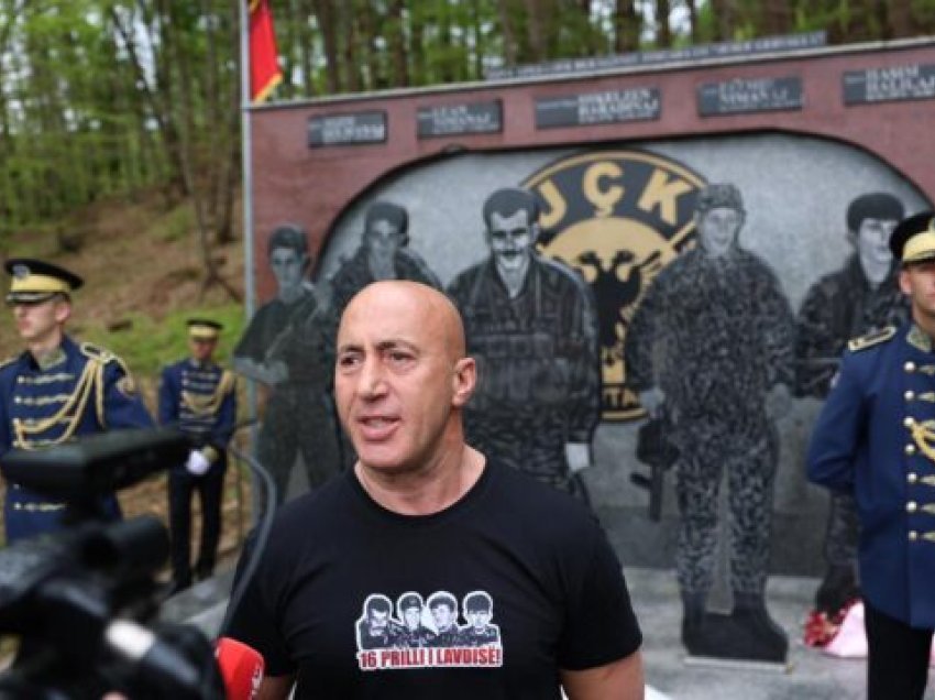 Haradinaj në përvjetorin e vëllait Shkëlzenit dhe bashkëluftëtarëve: Jetën ia falën lirisë, që të jetojë i lirë shqiptari