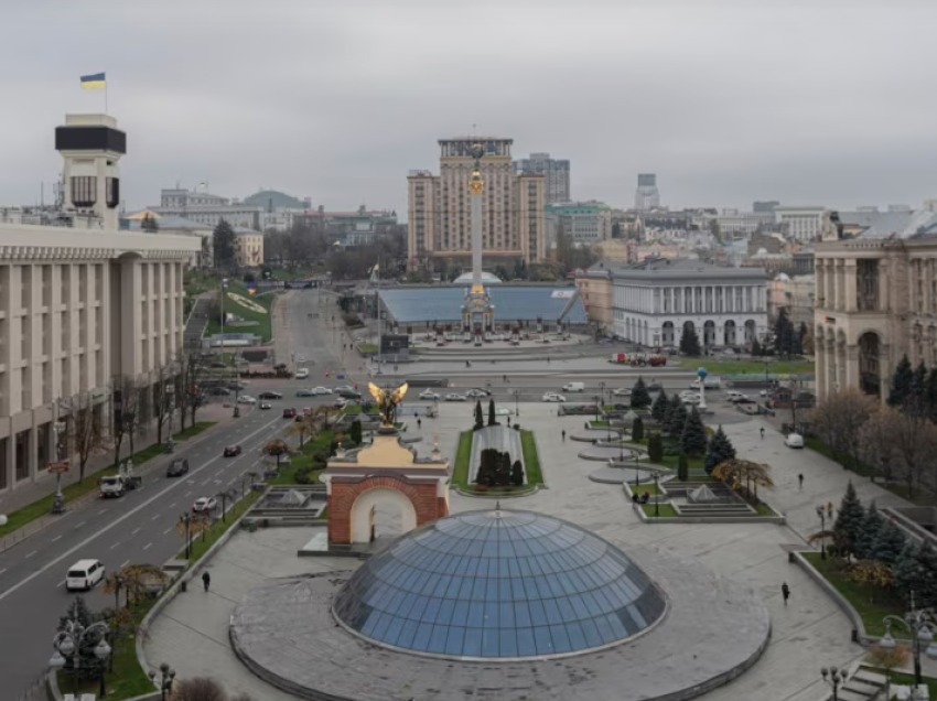 Shqetësim në Ukrainë ndërsa shtohen sulmet ruse dhe zbehet mbështetja perëndimore