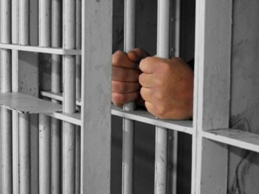 Tragjedia në Pejë: Brenda afatit ligjor do të kërkohet paraburgim për Edmond Lajqin
