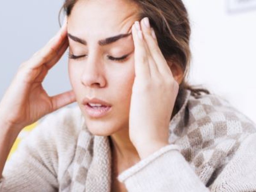 Metoda për të kaluar më lehtë krizën e migrenës
