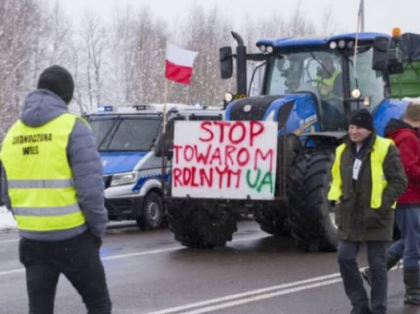 Fermerët polakë protestojnë në dy pika kontrolli në kufi me Ukrainën