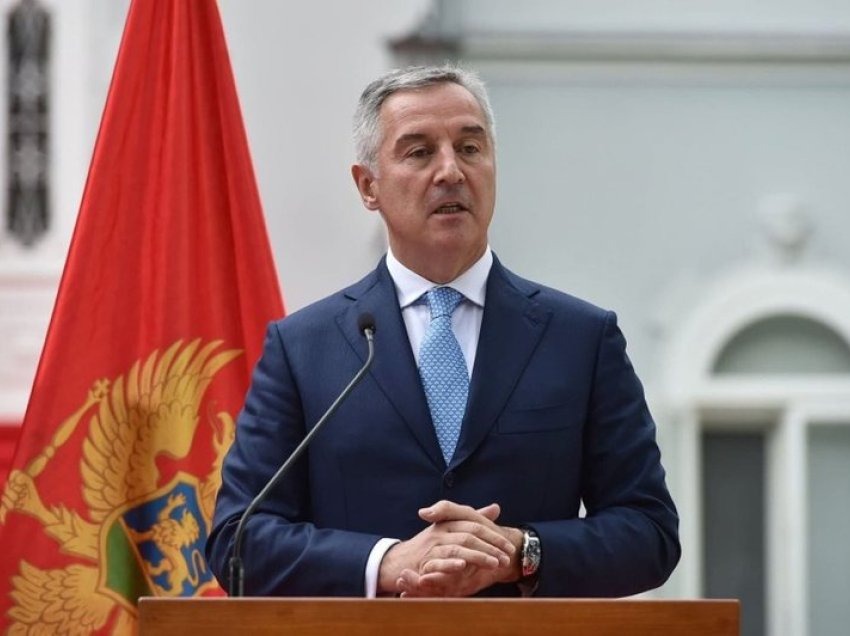 Gjukanoviq godet pushtetin në Mal të Zi për votën kundër Kosovës në KiE