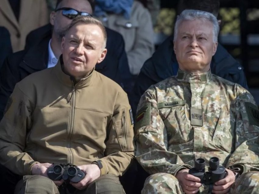 Dy udhëheqësit mbikëqyrin stërvitjet ushtarake përgjatë kufirit Poloni-Lituani – në ‘zonën strategjike’ në rast të një përplasjeje midis Rusisë dhe NATO-s