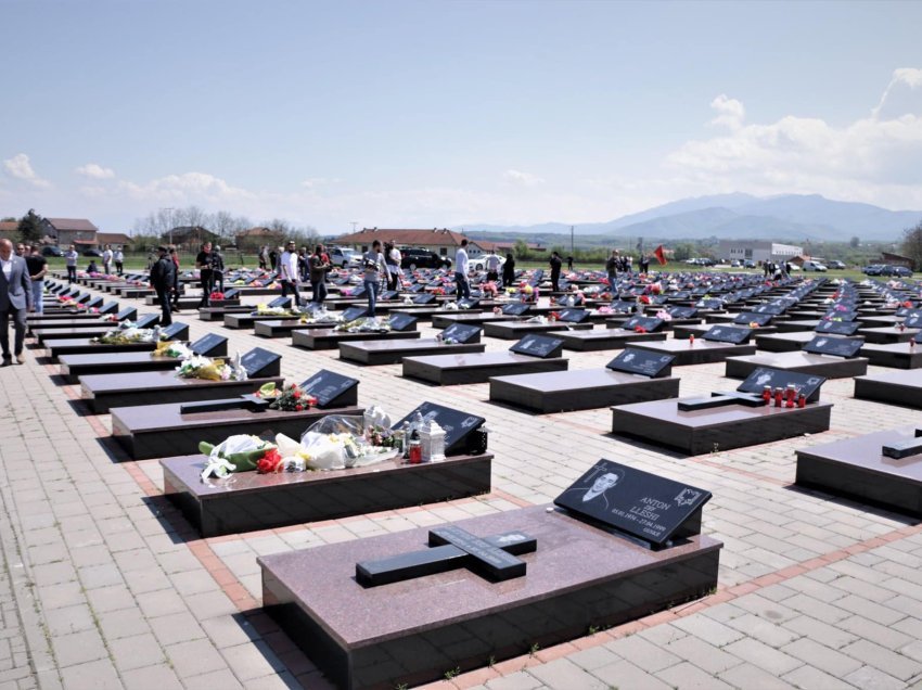 Ministrja Gërvalla kujton Masakrën e Mejës: S’do të ndalemi së punuar deri të zbardhet fati i secilit të zhdukur 