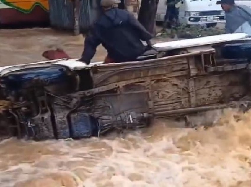 Përmbytjet nga shirat në Kenia lënë 76 të vdekur