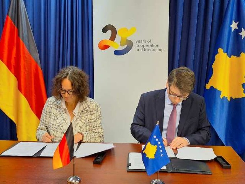 Kosova dhe Gjermania nënshkruajnë marrëveshjen, zotohen 90 milionë për punësim, energji dhe integrim