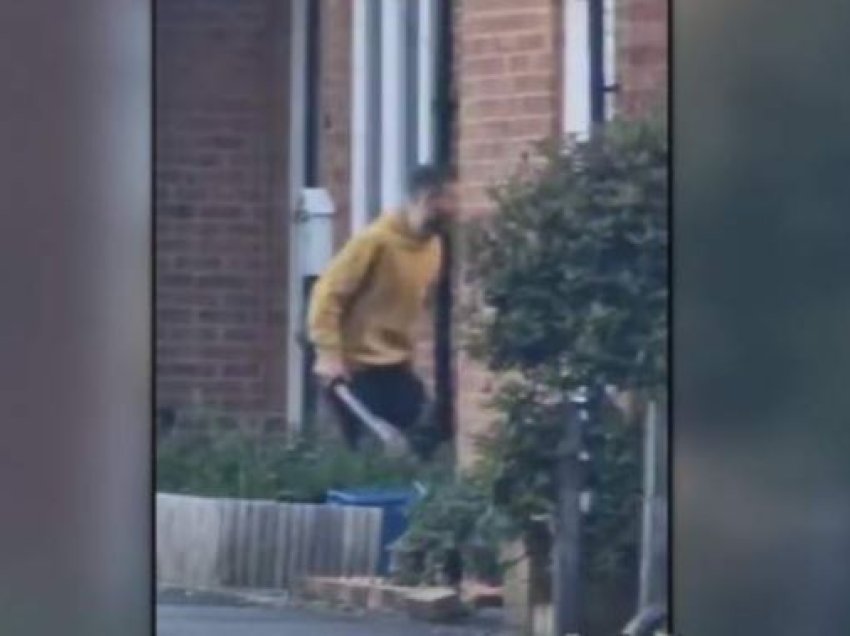 Londër: Arrestohet një burrë i armatosur me shpatë, pas raportimeve për therje