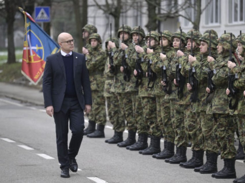 Vuçeviq: Shërbimi i detyrueshëm ushtarak s’është përgatitje për luftë, s’ka lidhje me Kosovën