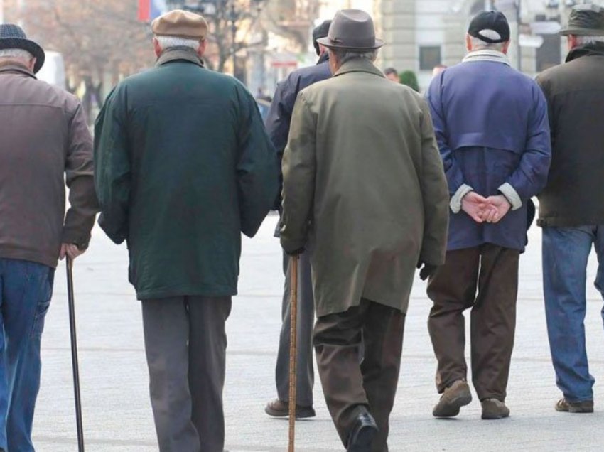 Shqipëria po plaket më shpejt/ Të rrezikuara pensionet, ka më pak persona që punojnë